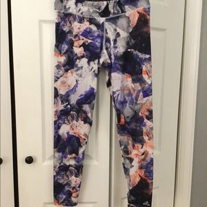 Medium Adidas workout leggings